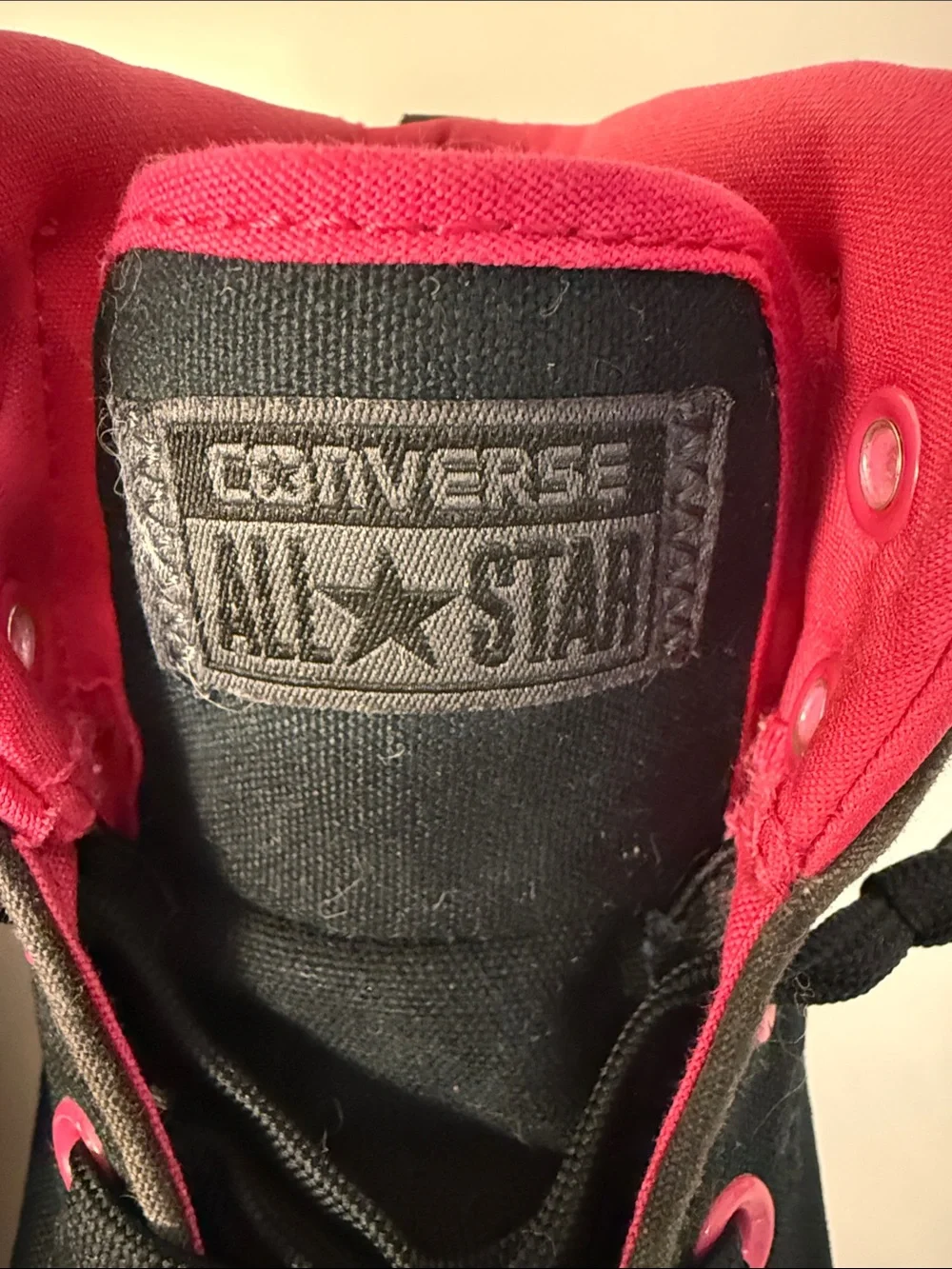 Chuck Taylor Converse All⭐️Star Girls Black High-Tops w/ Pink Trim - Size 4